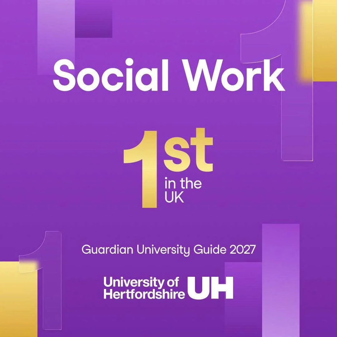 Social Work - University of Hertfordshire: Du Học Ngành Công Tác Xã Hội Tại UK